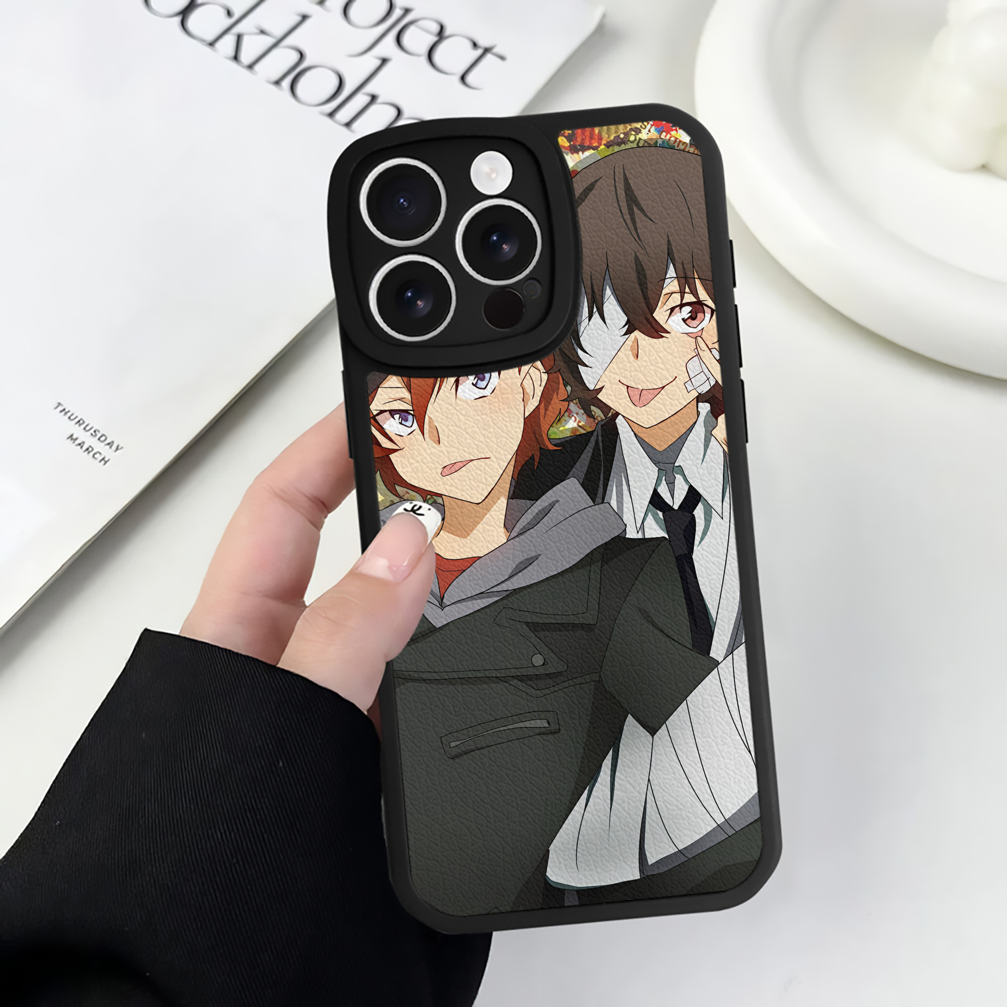 （画像用） 文豪ストレイドッグス Bungo Stray Dogs 【iPhone 16シリーズ対応】シリコンスマホケース（レザー調） 材質：シリコン